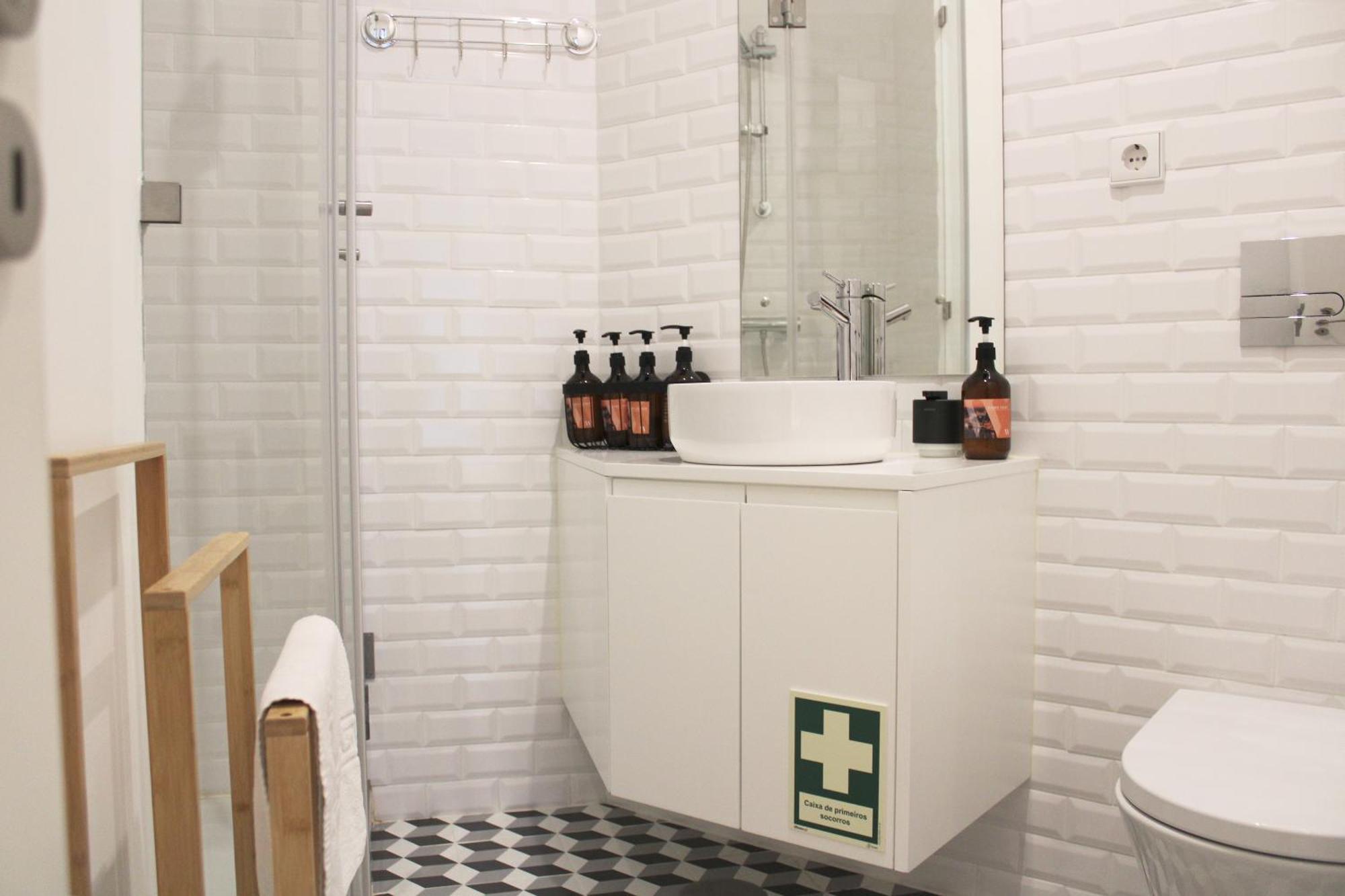 Modern Flat Near Trindade By Lovelystay Porto Eksteriør billede